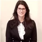 Laureata in lingue e comunicazione interculturale con il massimo dei voti, impartisce ripetizioni fino ad un livello c1